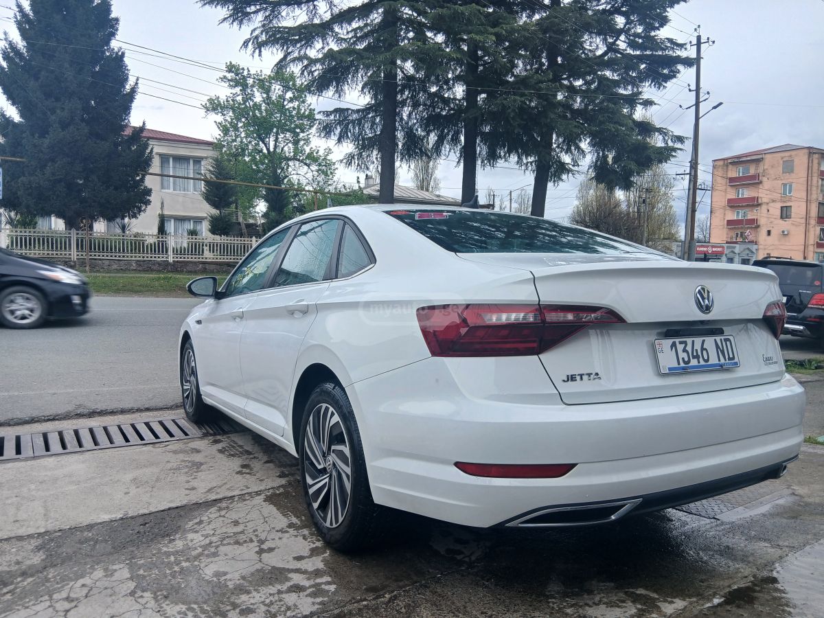 Volkswagen Jetta - фото 5