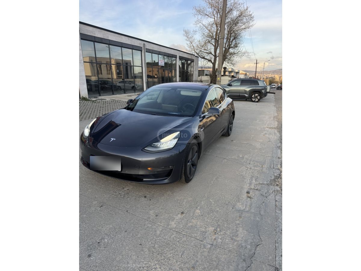 Tesla Model 3 - фото 3