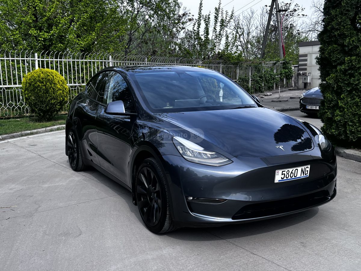 Tesla Model Y - фото 1