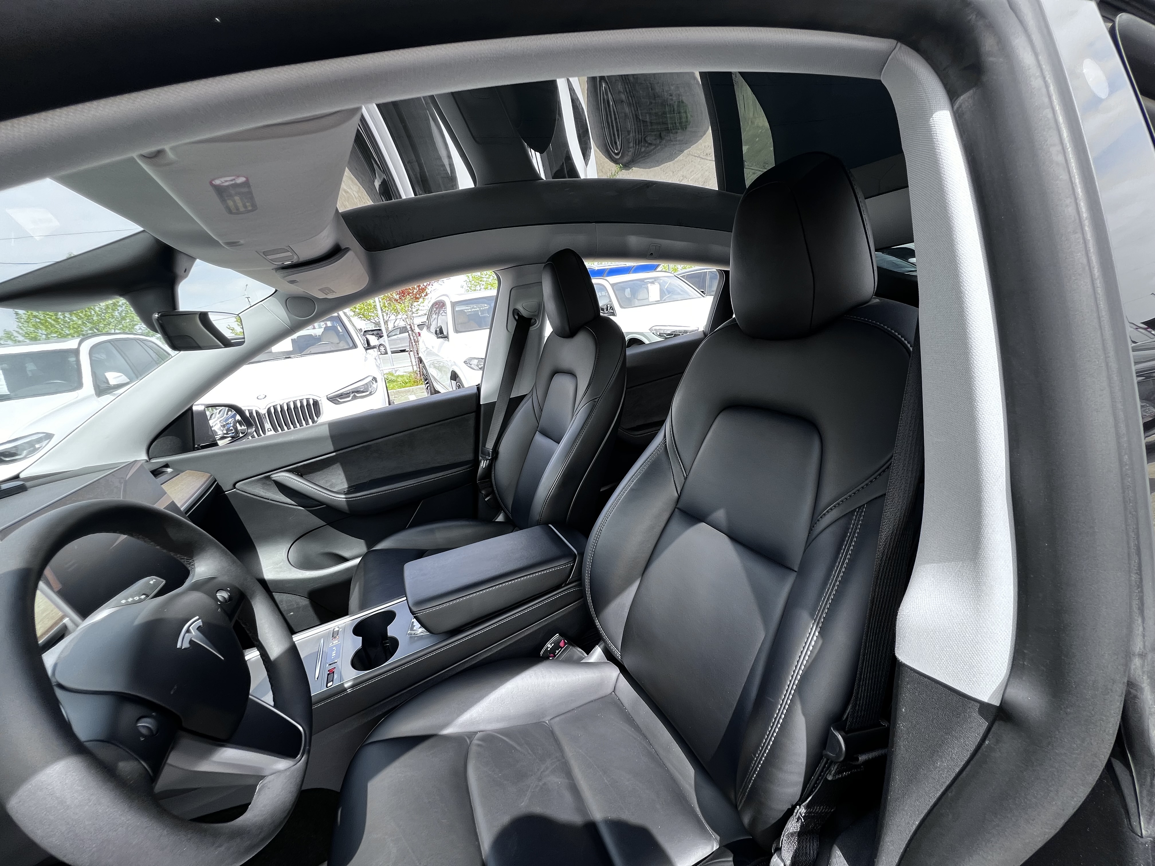 Tesla Model Y - фото 8