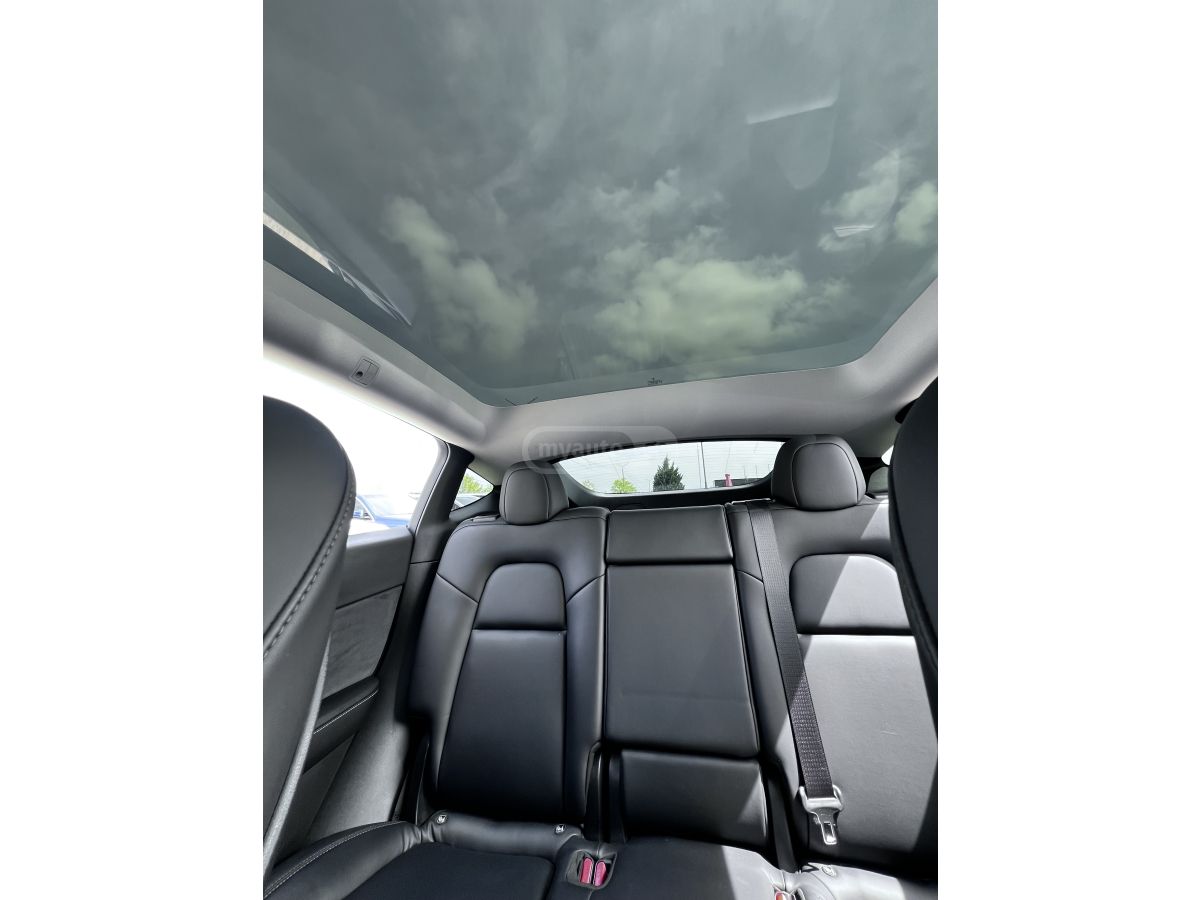 Tesla Model Y - фото 9