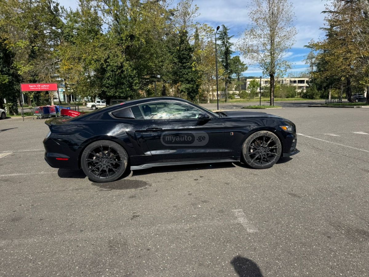 Ford Mustang - фото 4