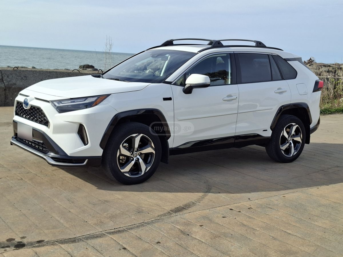 Toyota RAV 4 - фото 1