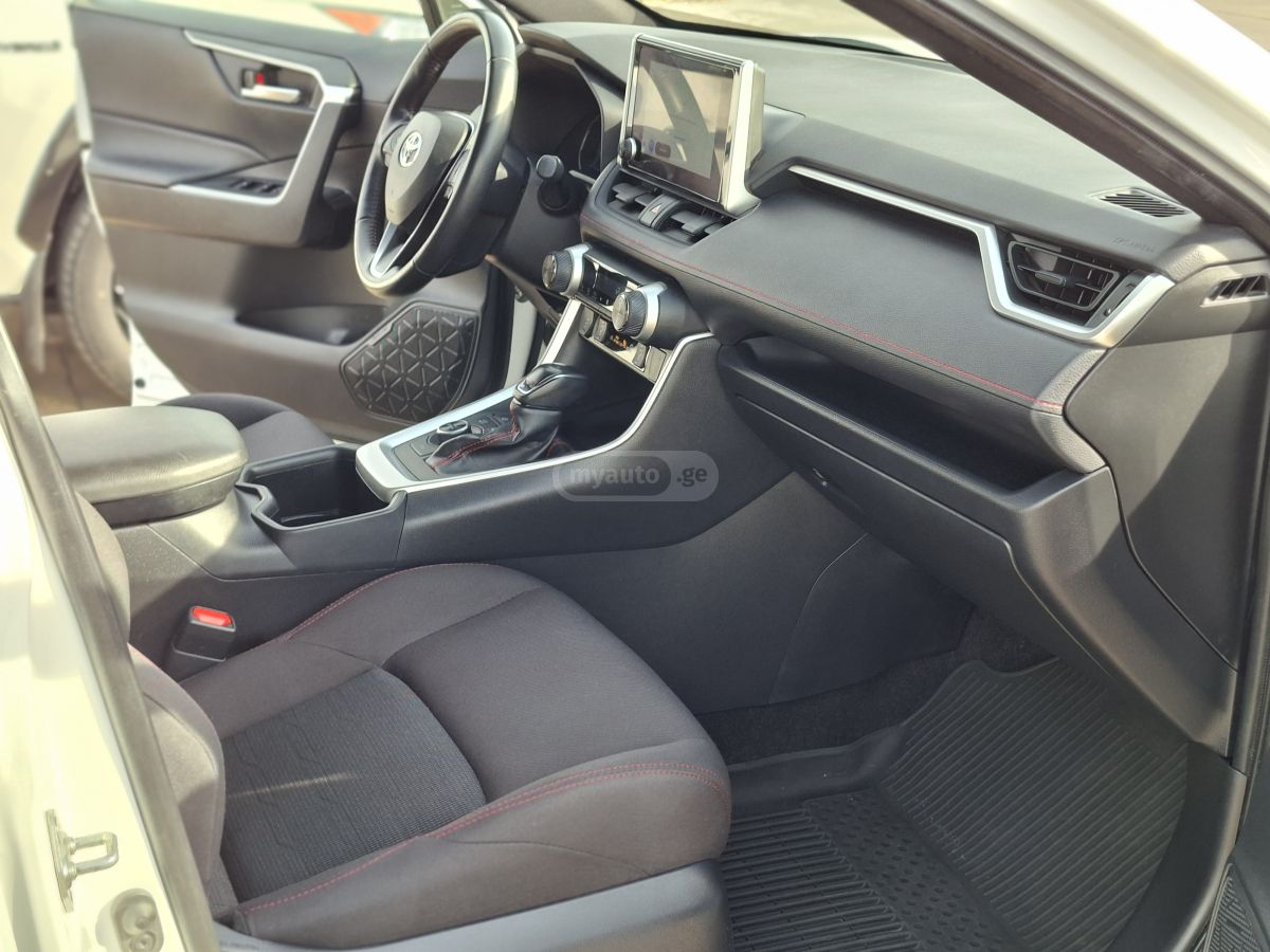 Toyota RAV 4 - фото 11