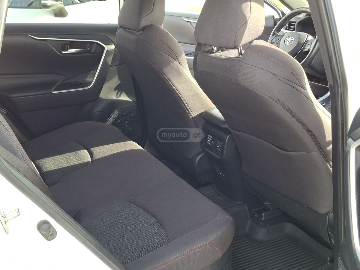 Toyota RAV 4 - фото 12