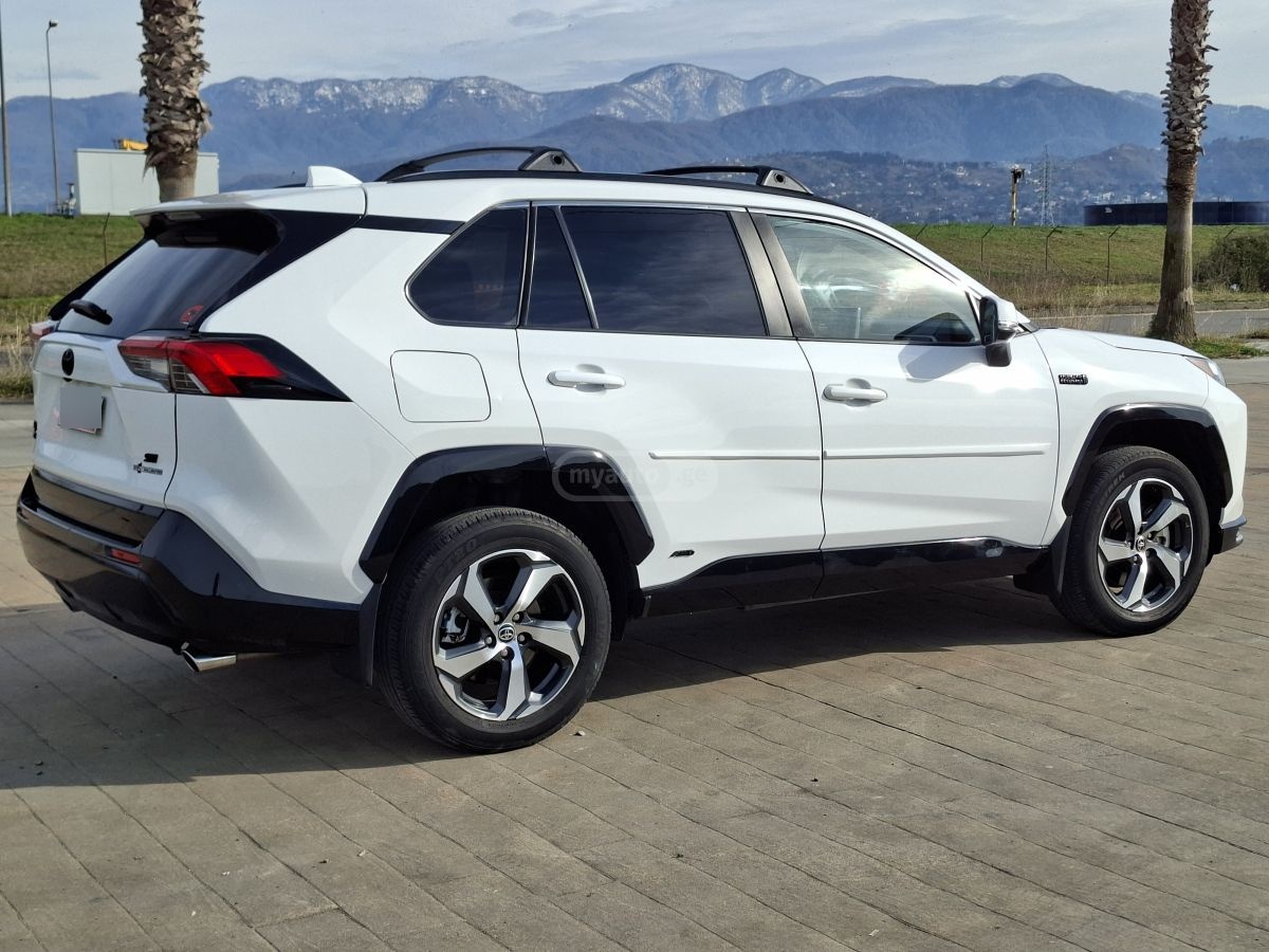 Toyota RAV 4 - фото 4