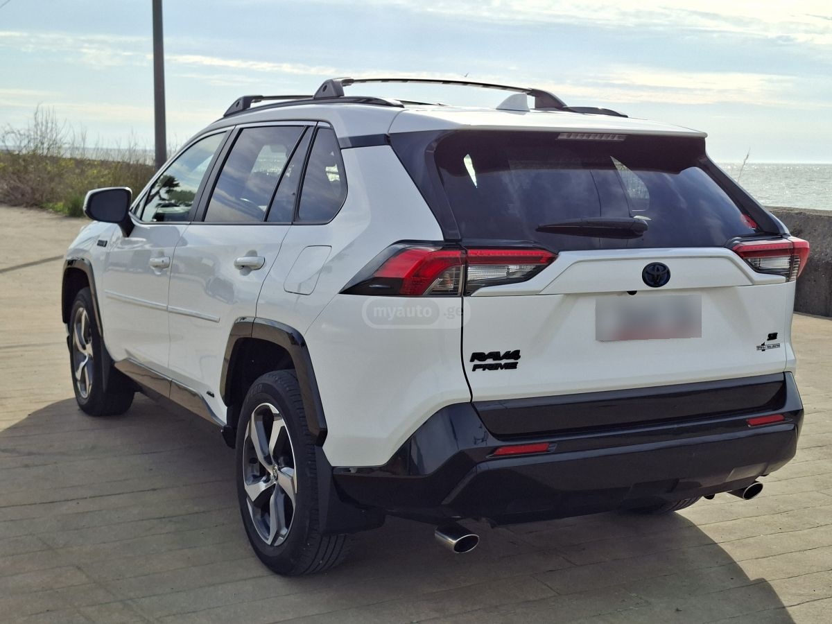 Toyota RAV 4 - фото 5