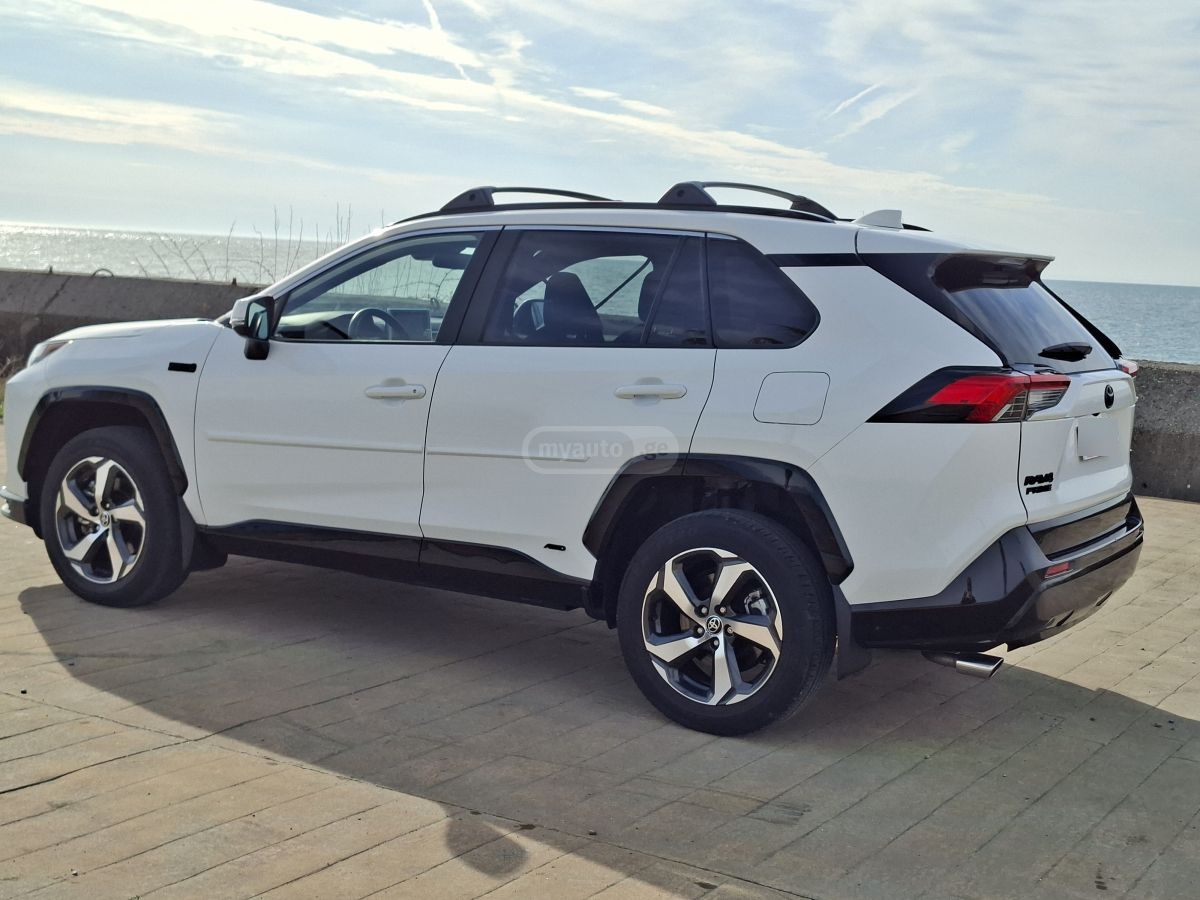 Toyota RAV 4 - фото 6