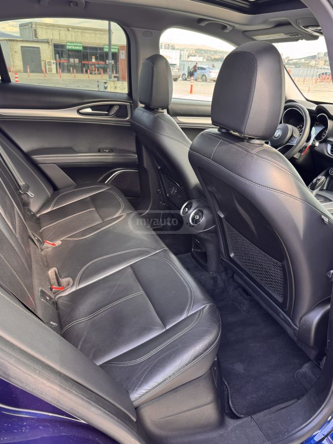 Alfa Romeo Stelvio - фото 10