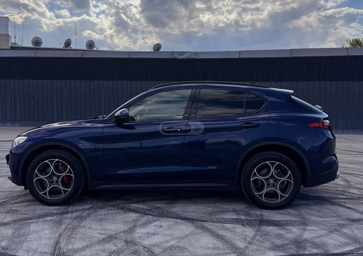 Alfa Romeo Stelvio - фото 4