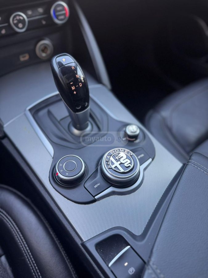 Alfa Romeo Stelvio - фото 9