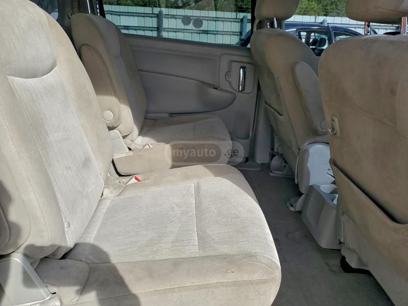 Nissan Quest - фото 6