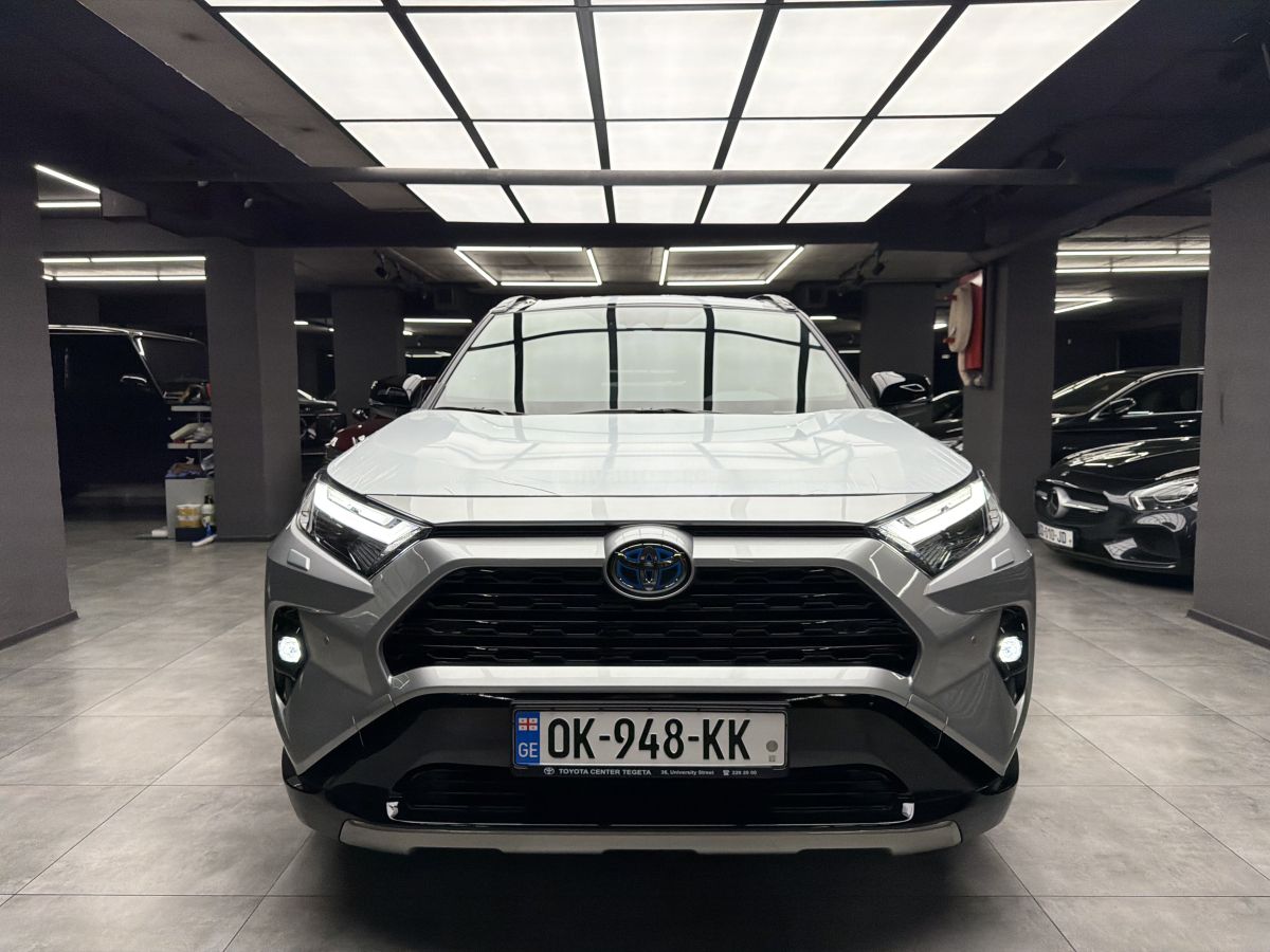 Toyota RAV 4 - фото 1