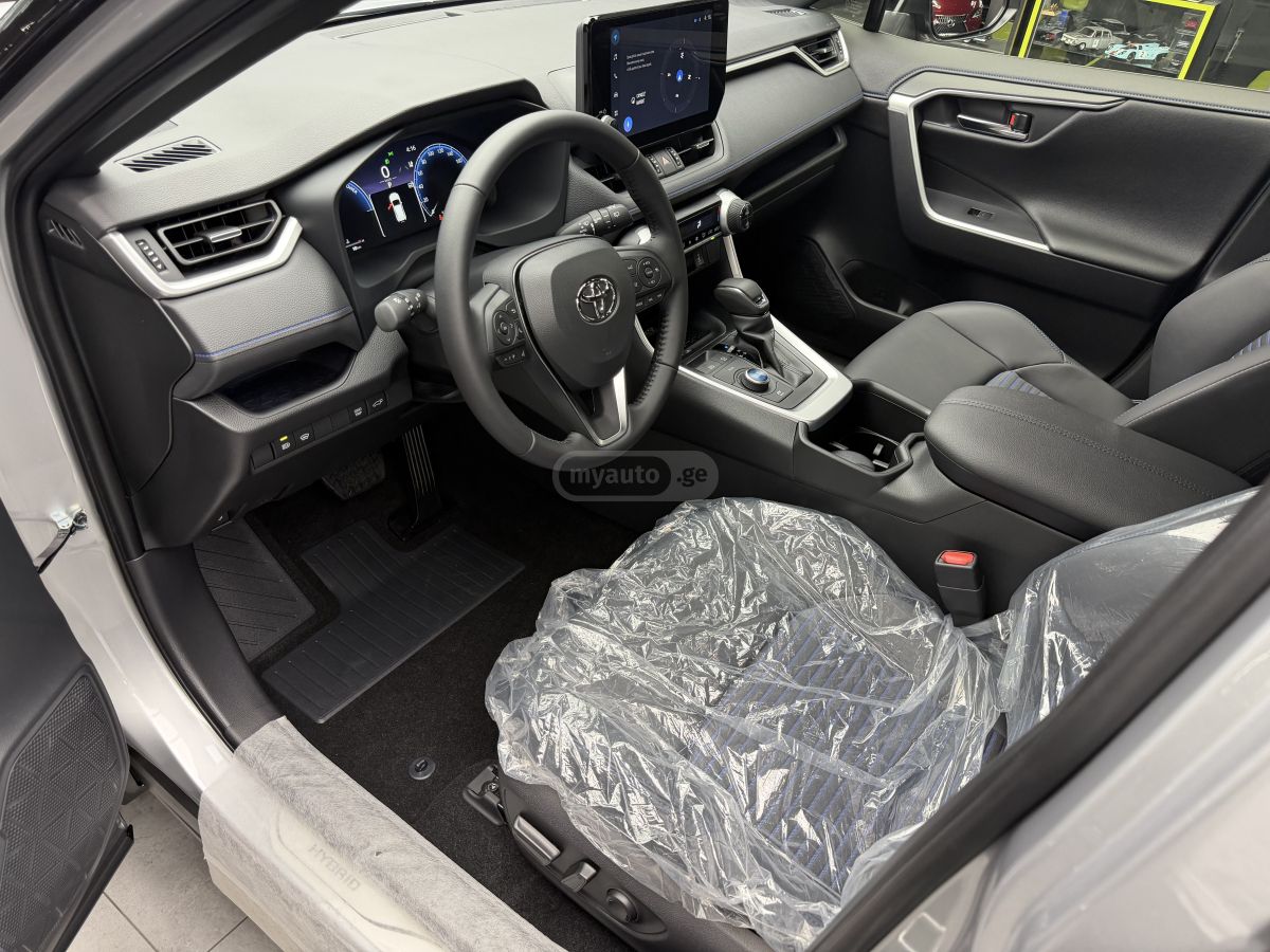 Toyota RAV 4 - фото 3