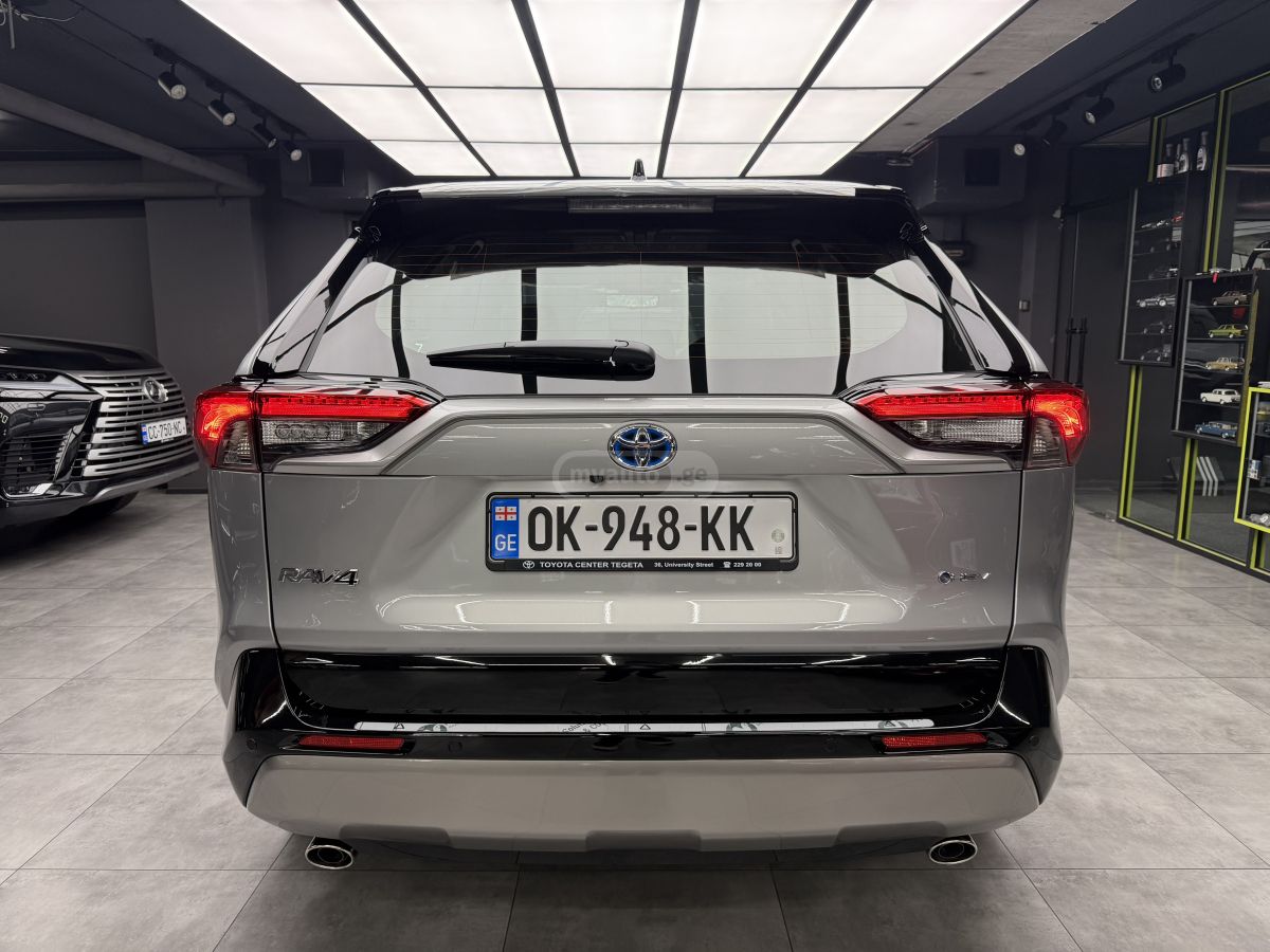 Toyota RAV 4 - фото 5