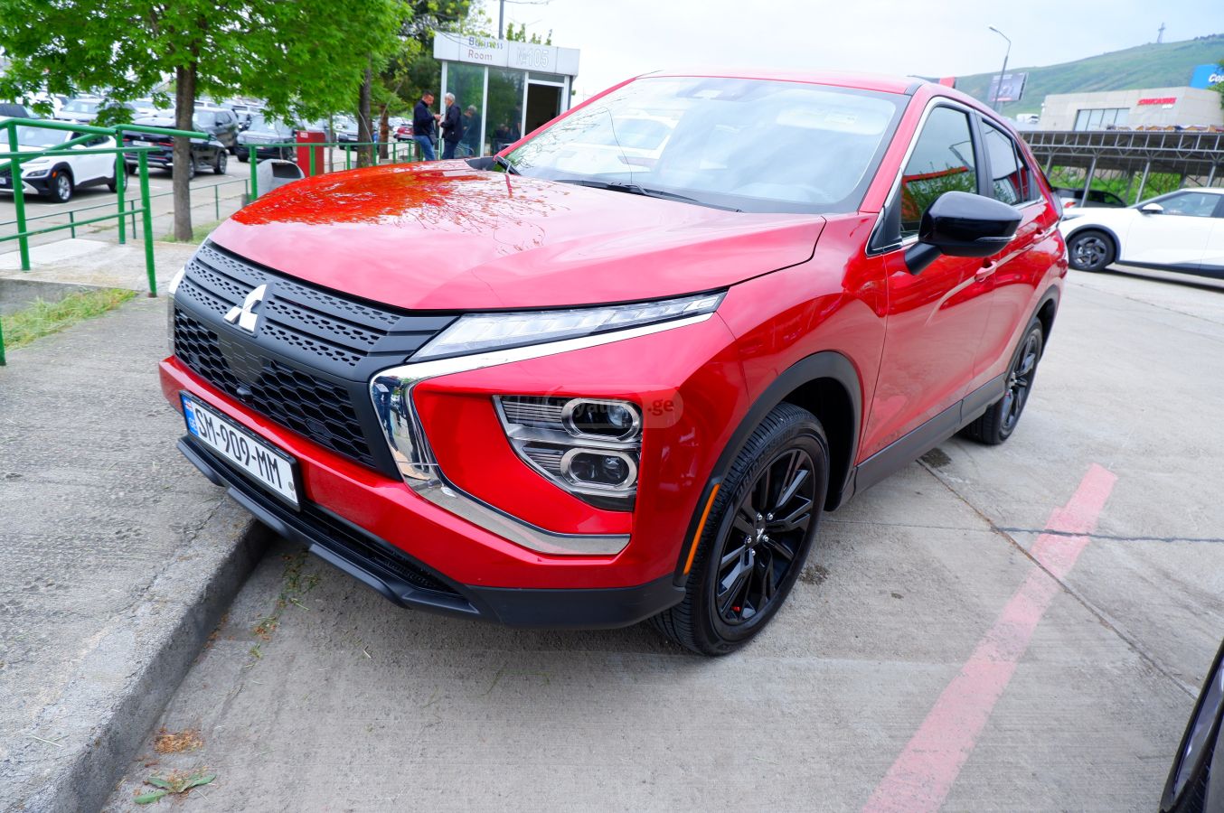 Mitsubishi Eclipse Cross - фото 1