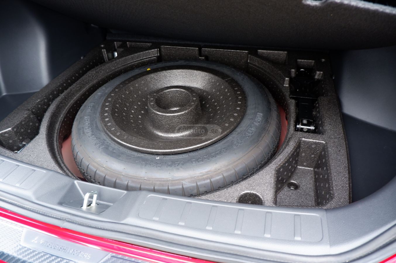 Mitsubishi Eclipse Cross - фото 9