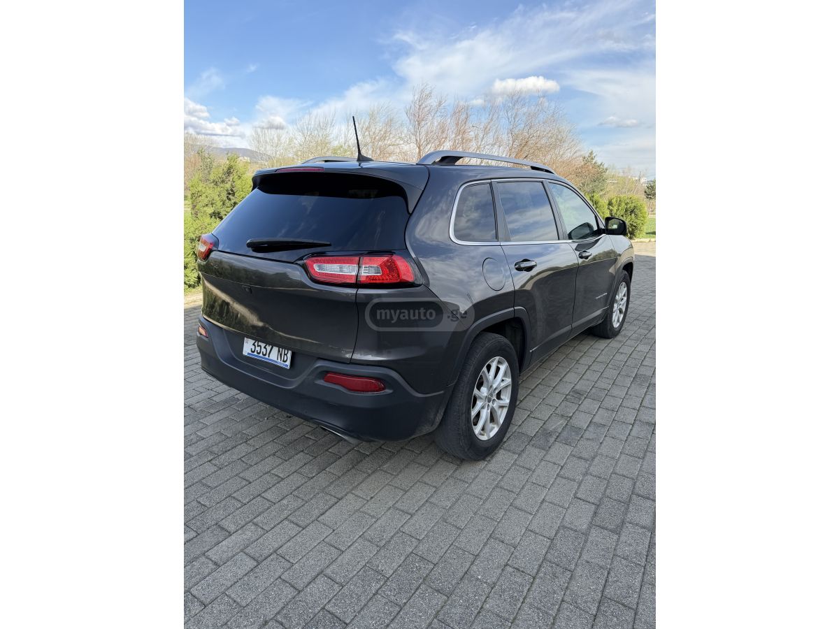 Jeep Cherokee - фото 7