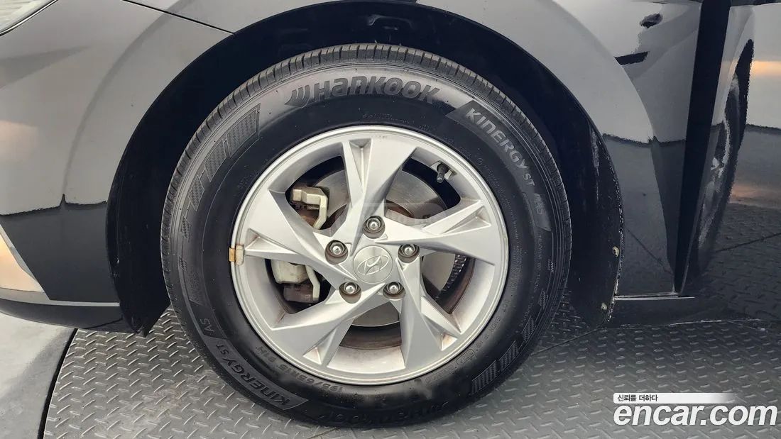 Hyundai Elantra - фото 5