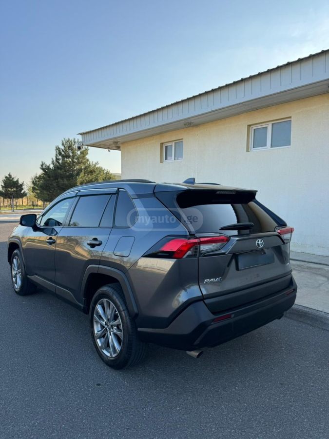 Toyota RAV 4 - фото 10