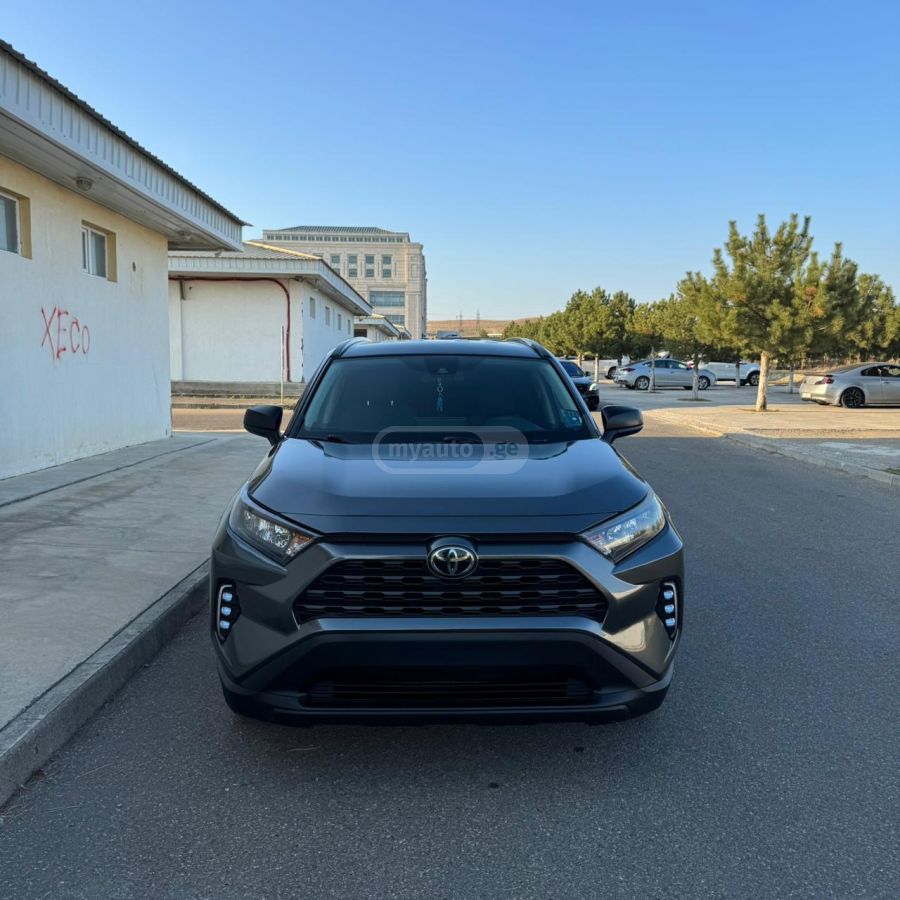 Toyota RAV 4 - фото 12