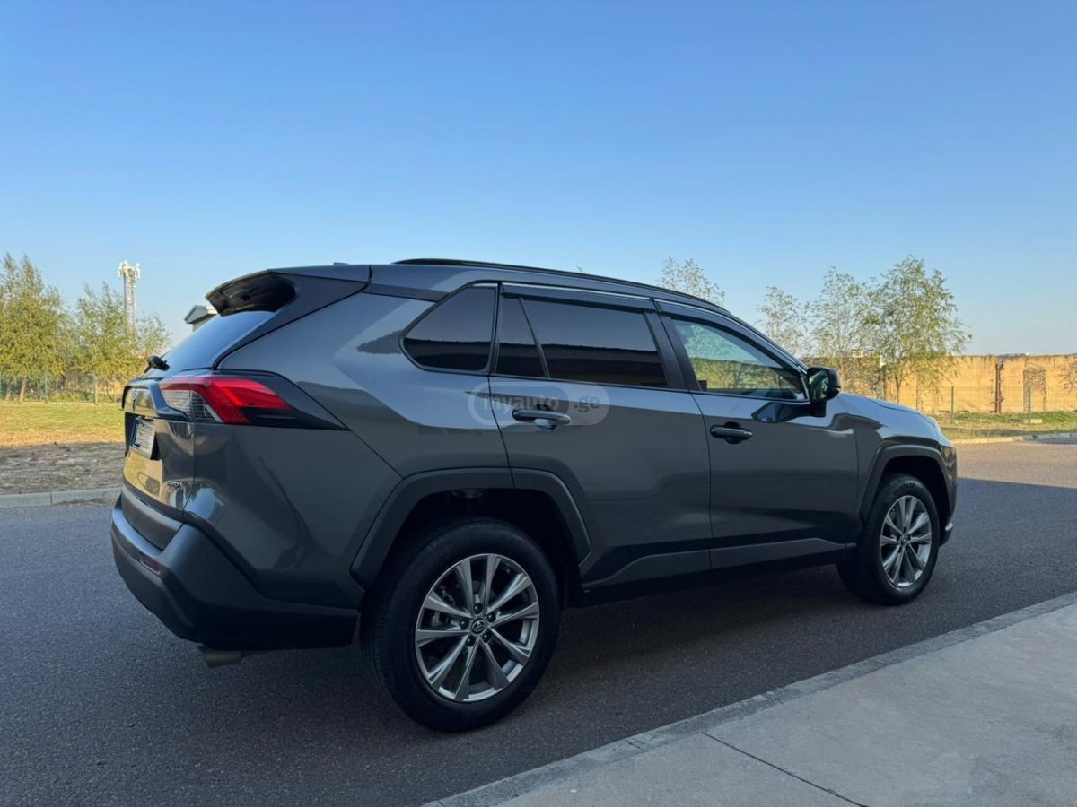 Toyota RAV 4 - фото 7