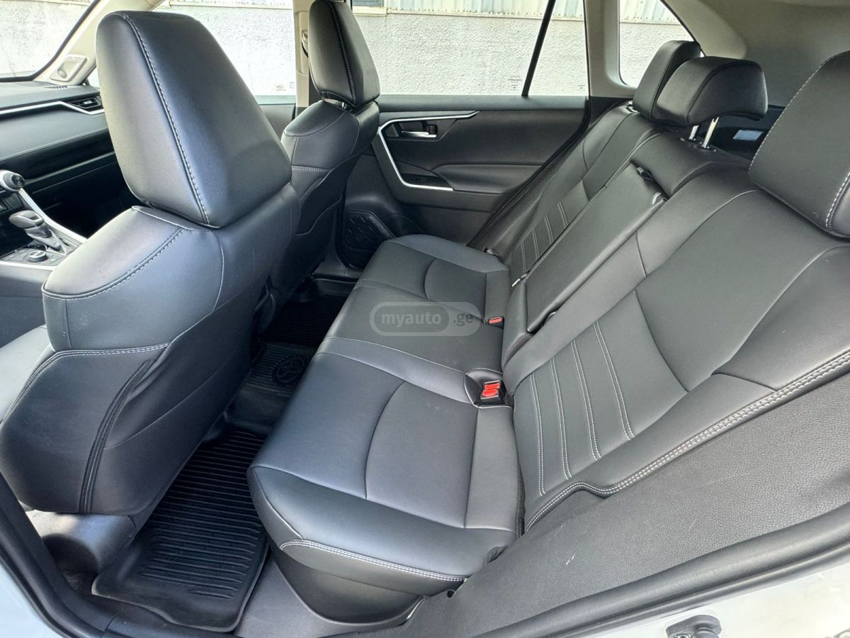 Toyota RAV 4 - фото 10