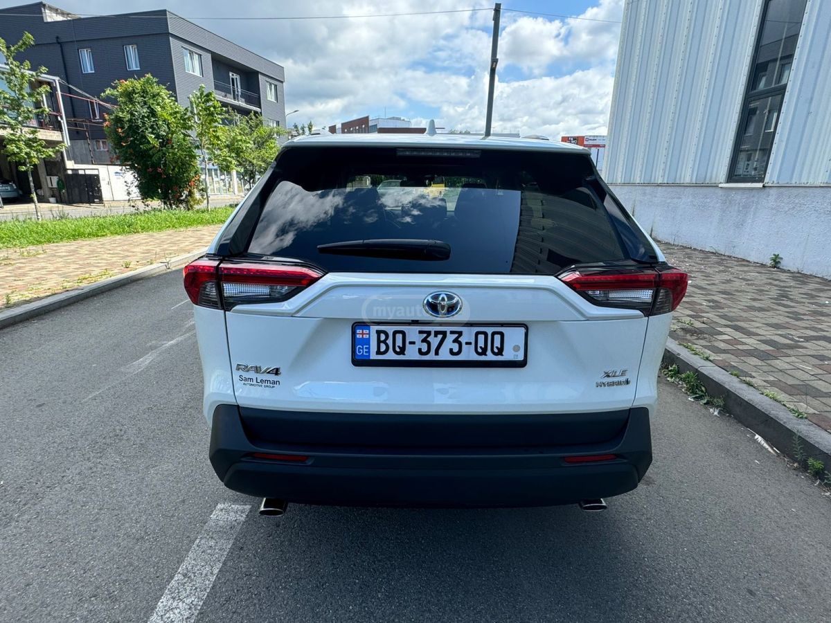 Toyota RAV 4 - фото 3