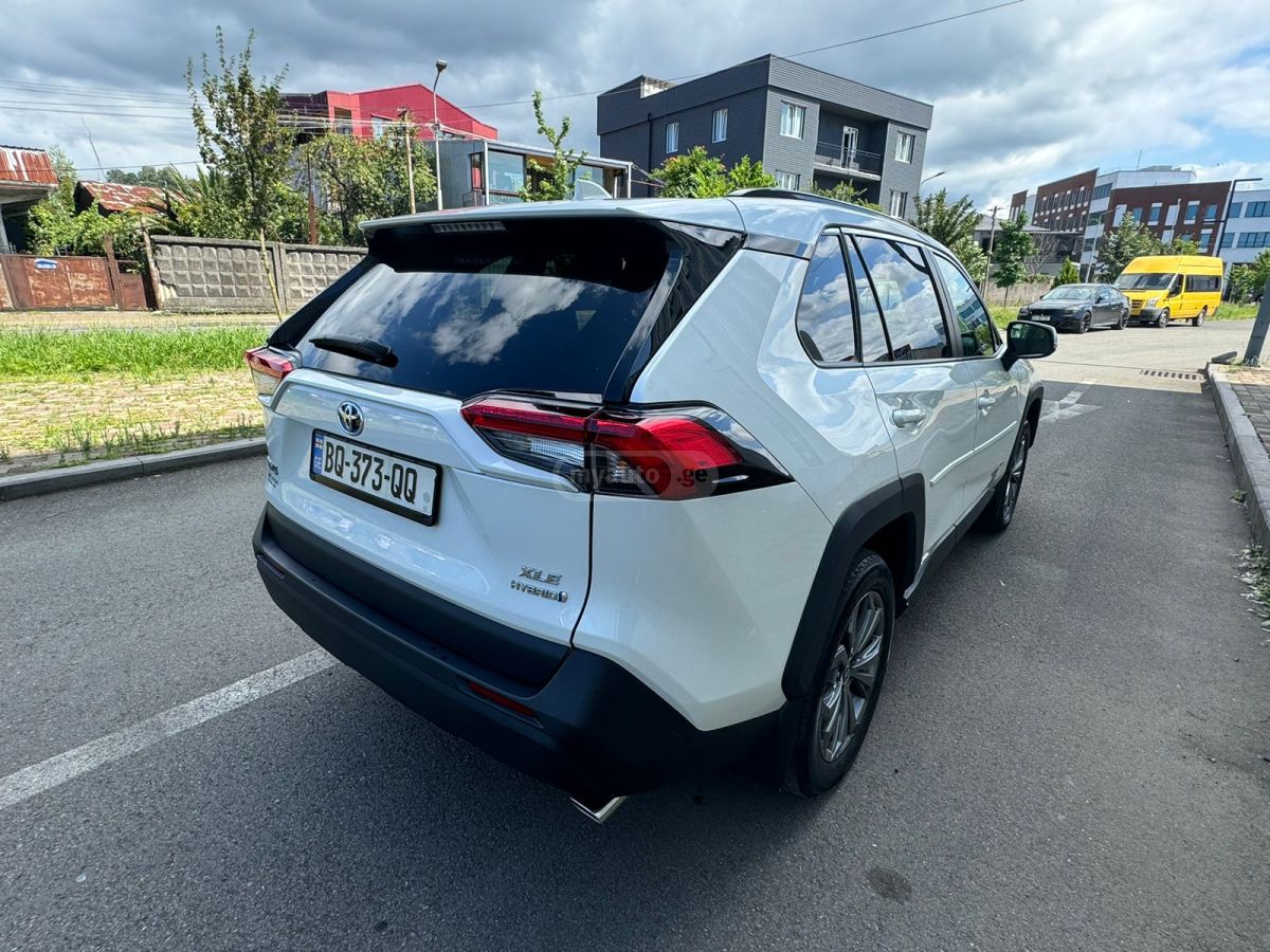 Toyota RAV 4 - фото 6