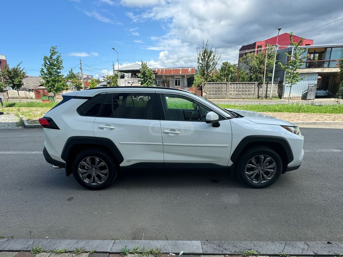 Toyota RAV 4 - фото 7