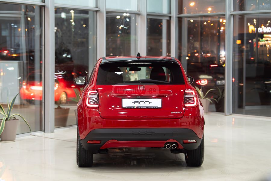 Fiat 600 Hybrid 2025 — миниатюра 2