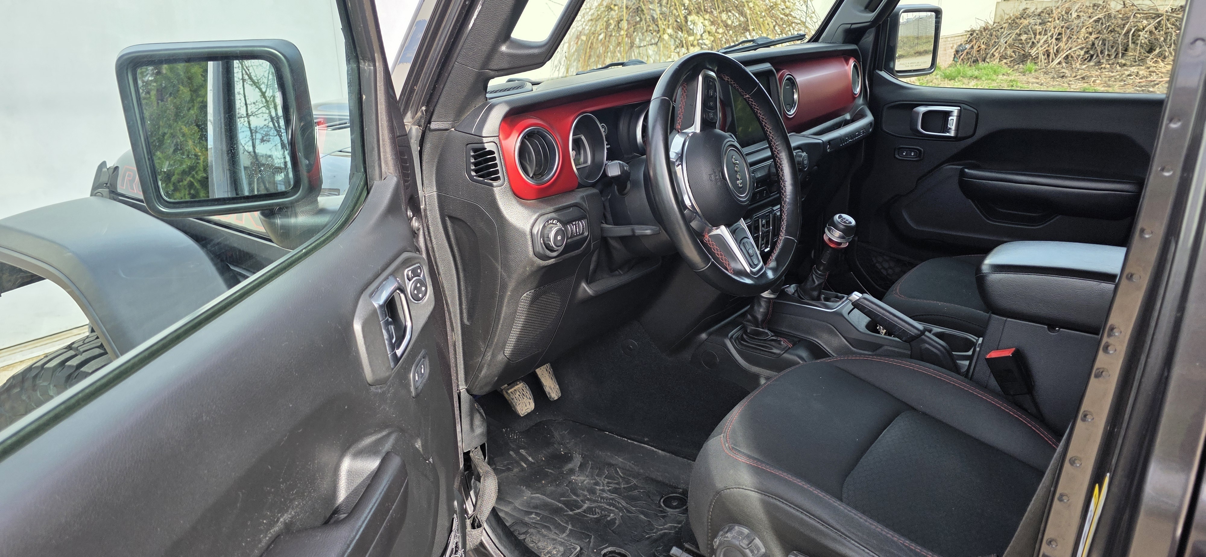 Jeep Wrangler - фото 8