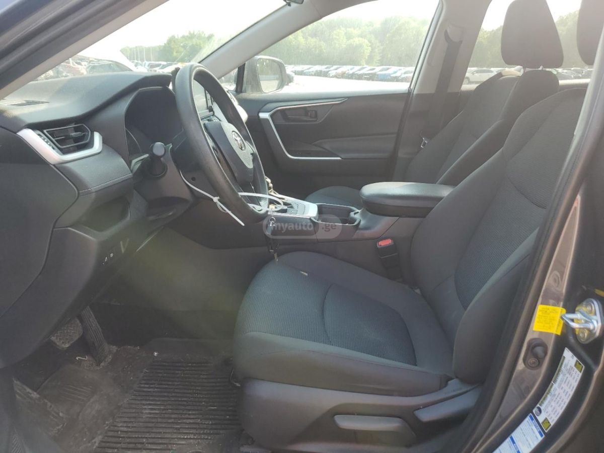 Toyota RAV 4 - фото 7