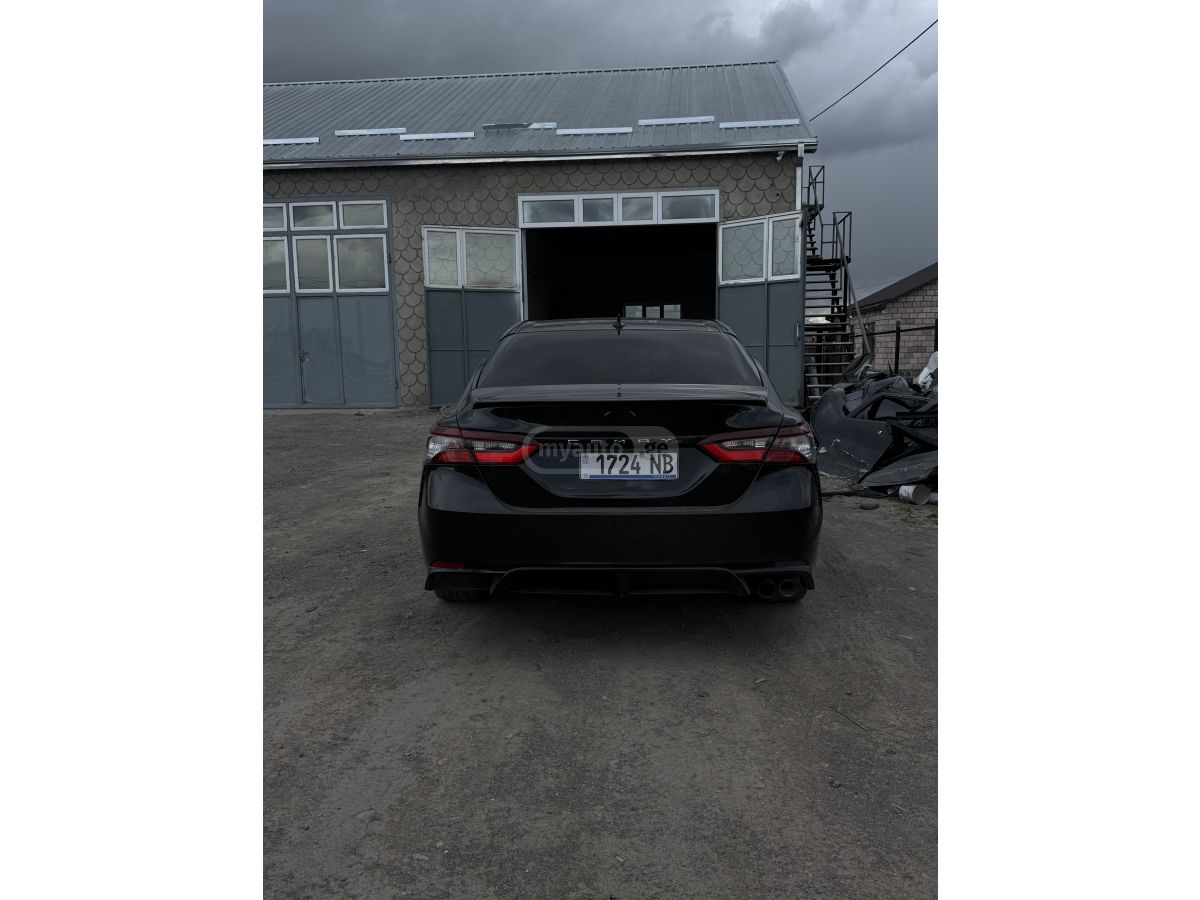 Toyota Camry - фото 2