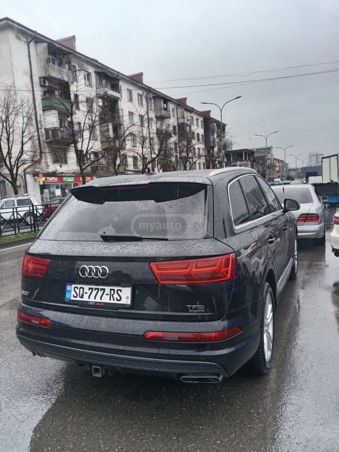Audi Q7 - фото 2