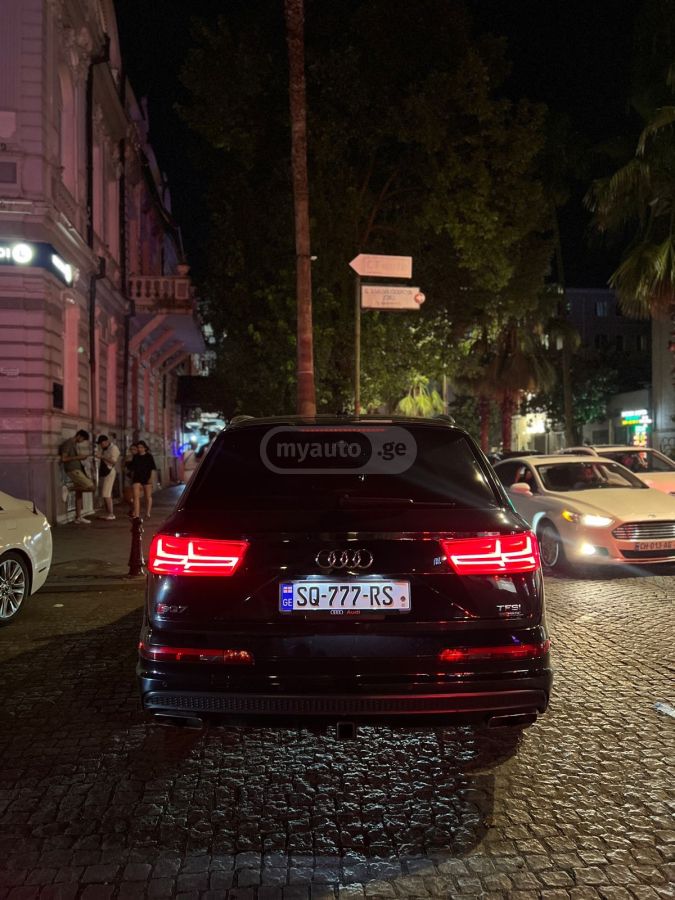 Audi Q7 - фото 3