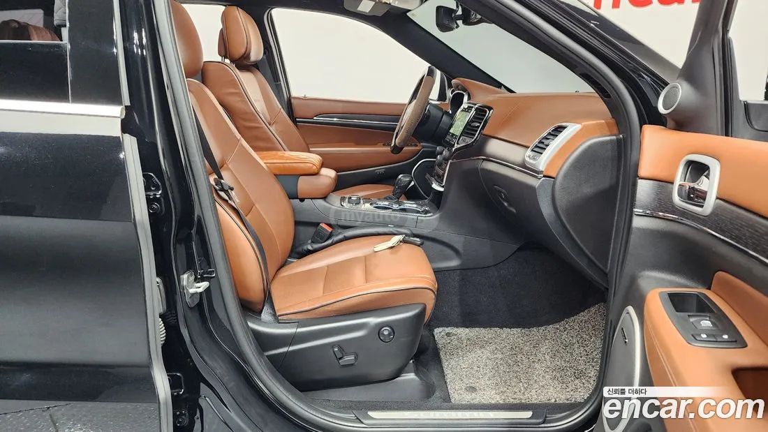 Jeep Grand Cherokee - фото 11