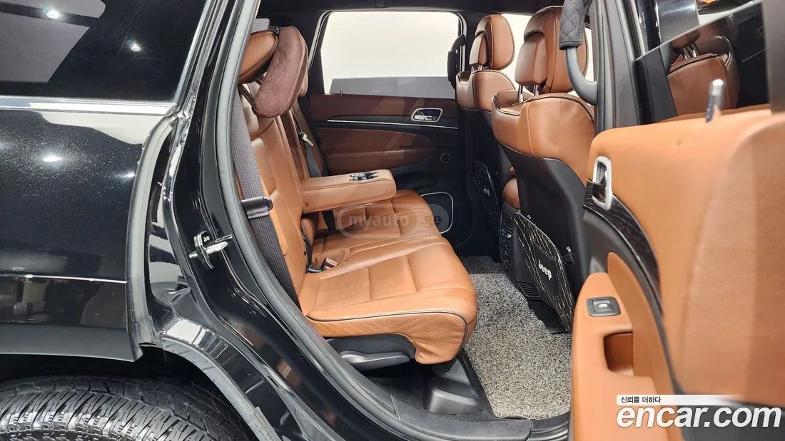 Jeep Grand Cherokee - фото 12