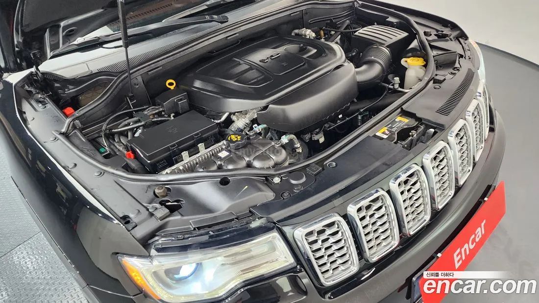 Jeep Grand Cherokee - фото 6