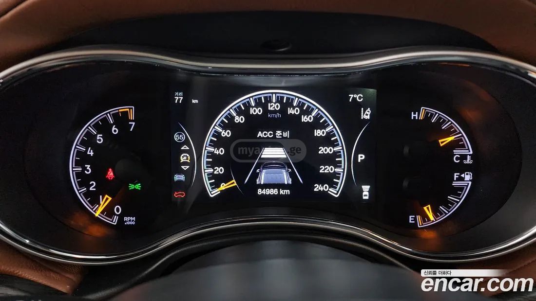 Jeep Grand Cherokee - фото 8