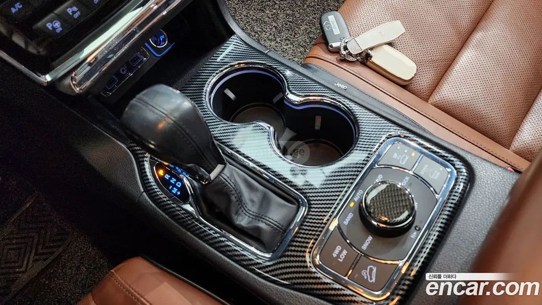 Jeep Grand Cherokee - фото 9