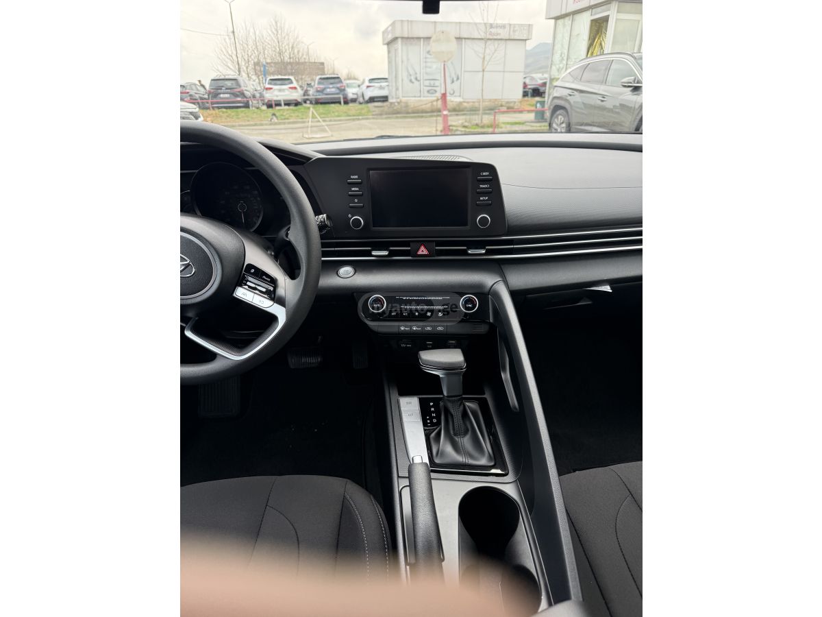 Hyundai Elantra - фото 7