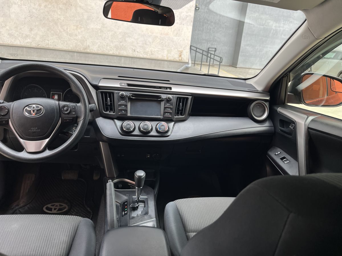 Toyota Rav 4 - фото 8