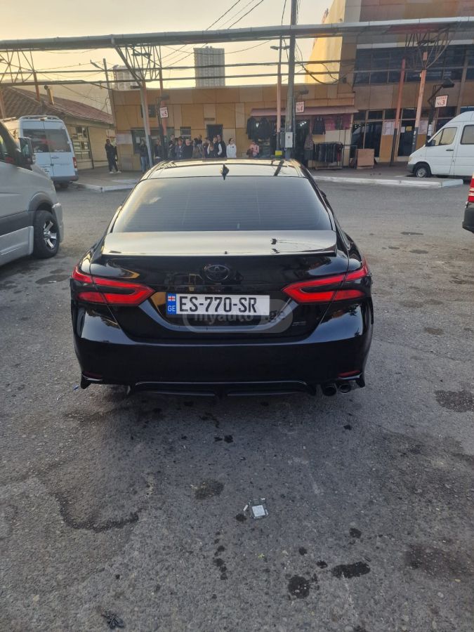 Toyota Camry - фото 2