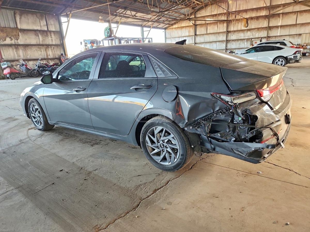 Hyundai Elantra - фото 2