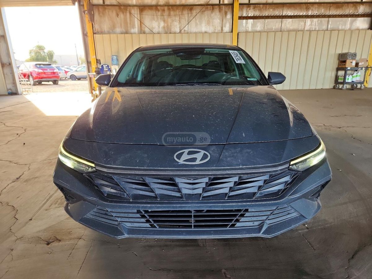 Hyundai Elantra - фото 5