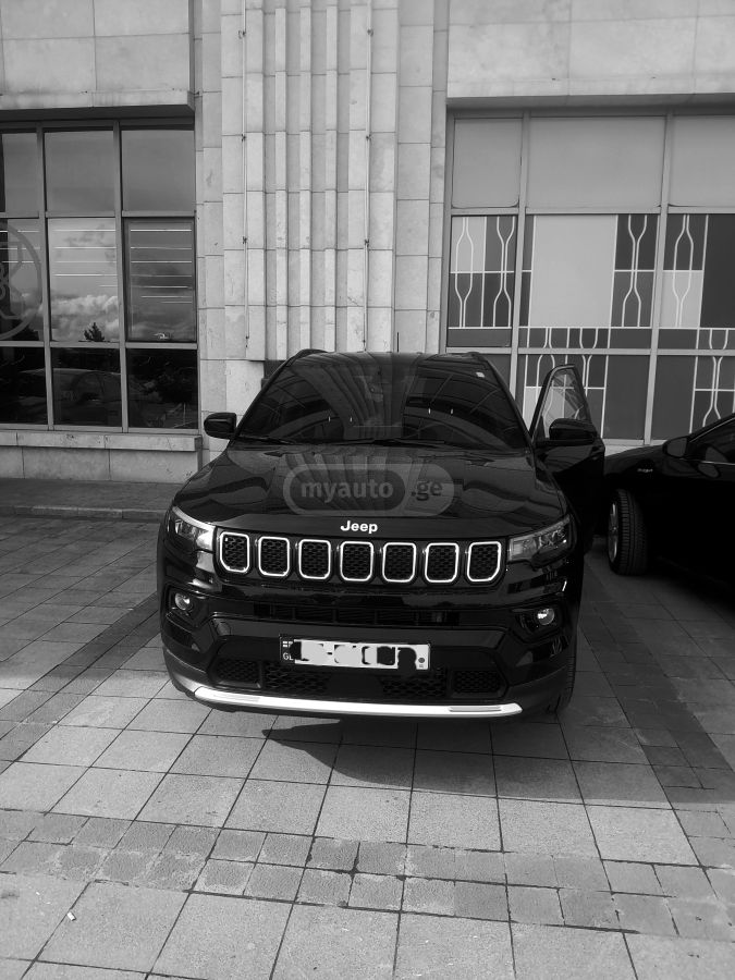 Jeep Compass - фото 1