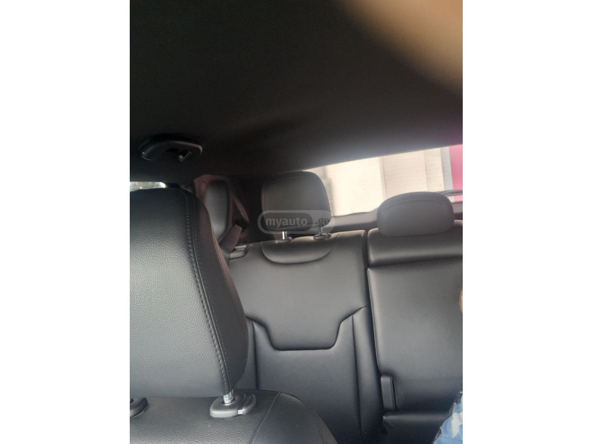 Jeep LIMITED 44 — миниатюра 5