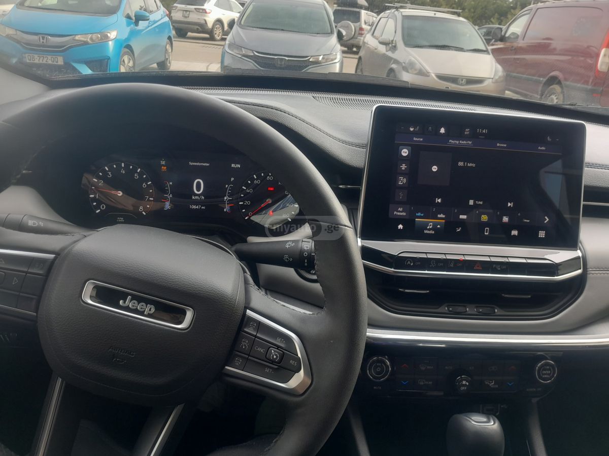 Jeep LIMITED 44 — миниатюра 7