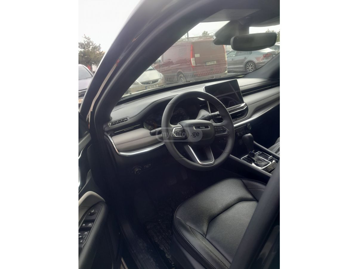 Jeep LIMITED 44 — миниатюра 9